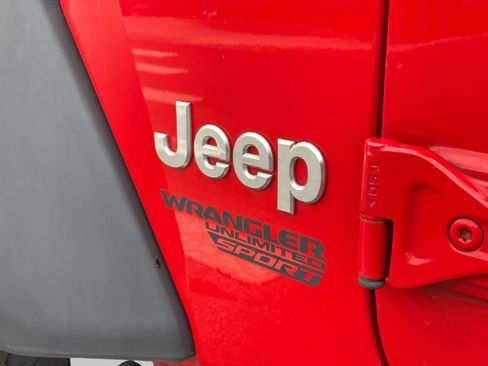 Used 2021 Jeep Wrangler Unlimited Sport AWD/4WD image 11
