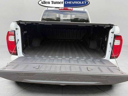 Used 2025 GMC Canyon AT4 w/ Technology Plus Package AWD/4WD image 7