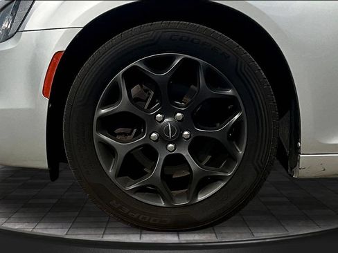 Used 2020 Chrysler 300 S AWD/4WD image 30