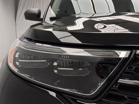 Used 2023 Ford Explorer XLT w/ Equipment Group 202A image 14