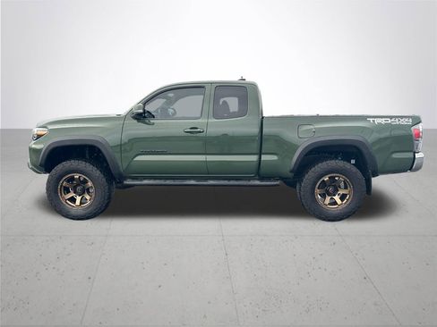 Used 2021 Toyota Tacoma TRD Off-Road w/ TRD Premium Off Road Package AWD/4WD image 10