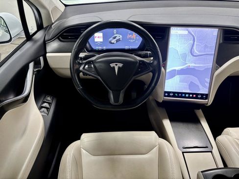 Used 2018 Tesla Model X 75D AWD/4WD image 2
