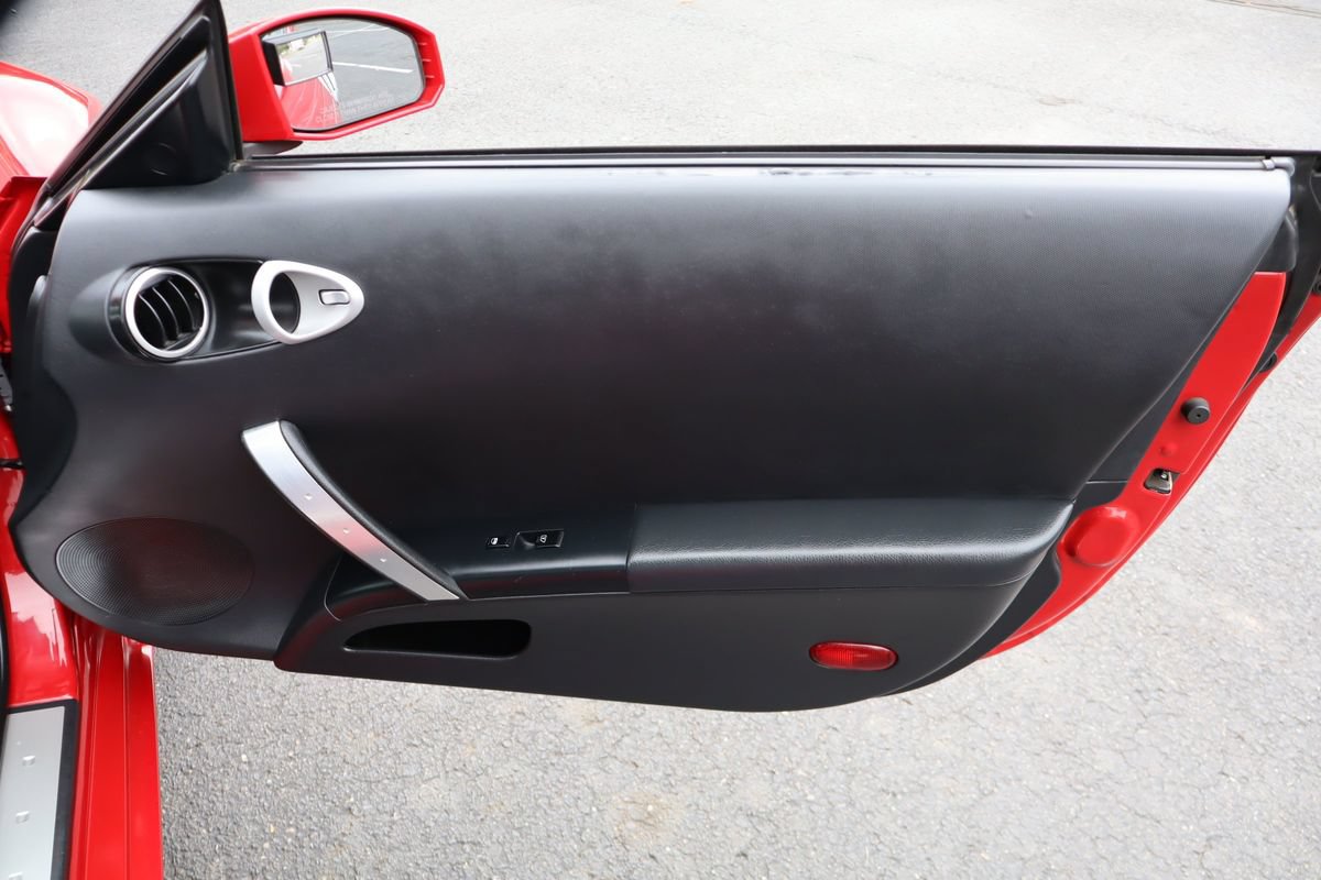 Used 2004 Nissan 350Z Enthusiast RWD image 33