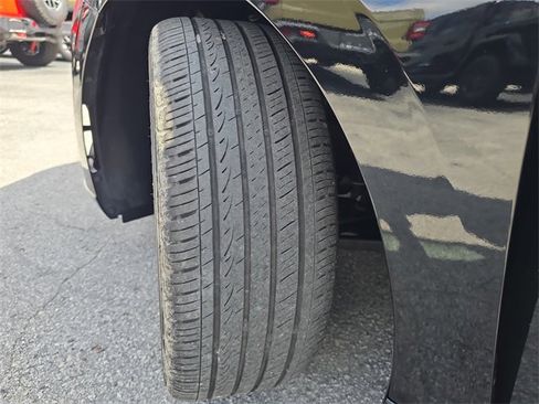 Used 2023 Hyundai Elantra SEL w/ Convenience Package image 29