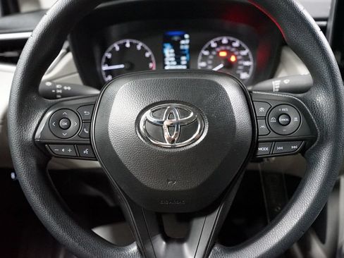 Used 2025 Toyota Corolla Cross L FWD image 12
