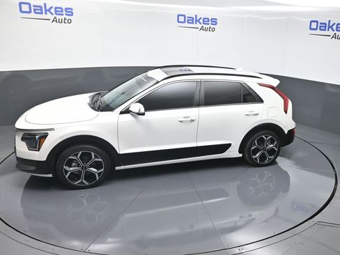 Certified 2023 Kia Niro EX Touring image 49
