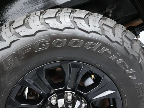 Used 2022 Ford F250 Platinum w/ Tremor Off-Road Package AWD/4WD image 20