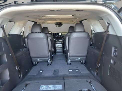 New 2027 Kia Carnival SX w/ Dark Edition Package FWD image 16