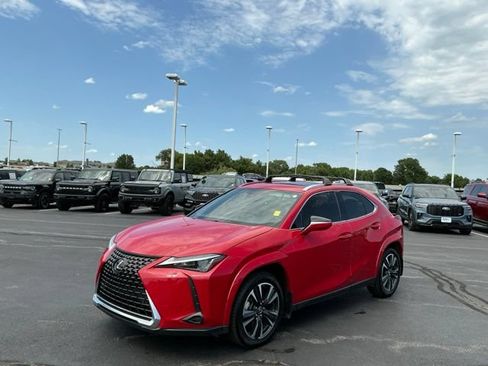 Used 2023 Lexus UX 250h FWD w/ Accessory Package (Z2) image 7