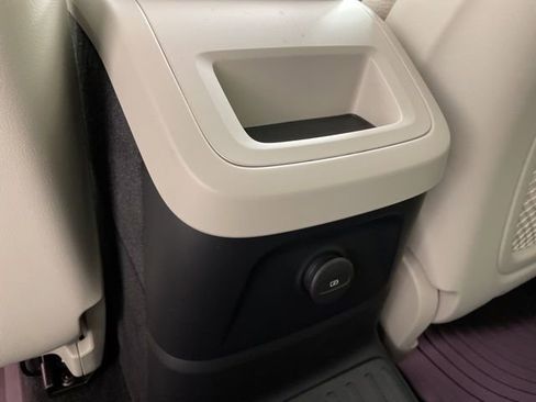 Certified 2024 Volvo XC60 T8 Plus w/ Protection Package Premier image 38