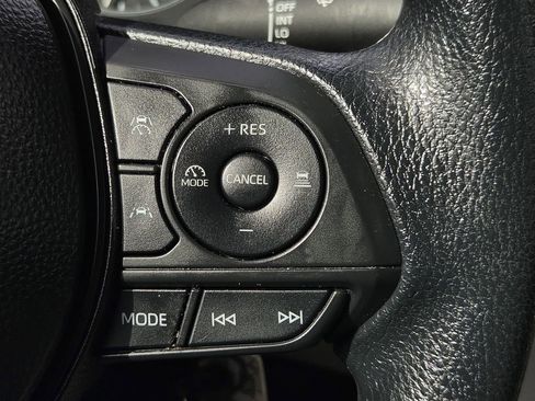Used 2025 Toyota Corolla Cross L FWD image 21