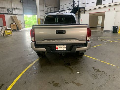 Used 2020 Toyota Tacoma TRD Sport AWD/4WD image 1
