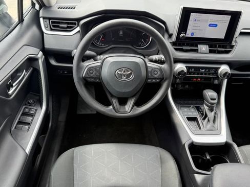 Used 2025 Toyota RAV4 XLE w/ Convenience Package FWD image 26
