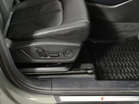 Certified 2023 Audi Q3 2.0T Premium w/ Convenience Package image 12