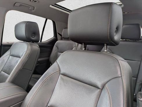 Used 2020 Chevrolet Traverse Premier FWD image 5