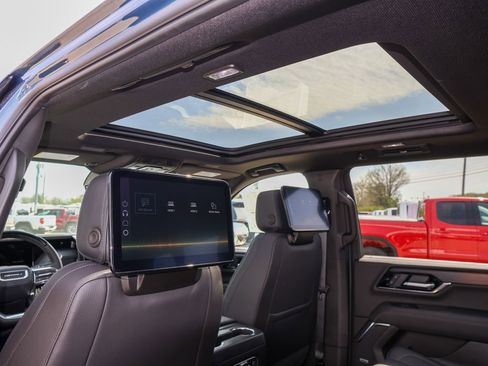New 2026 GMC Yukon XL Denali w/ Denali Reserve Package AWD/4WD image 14