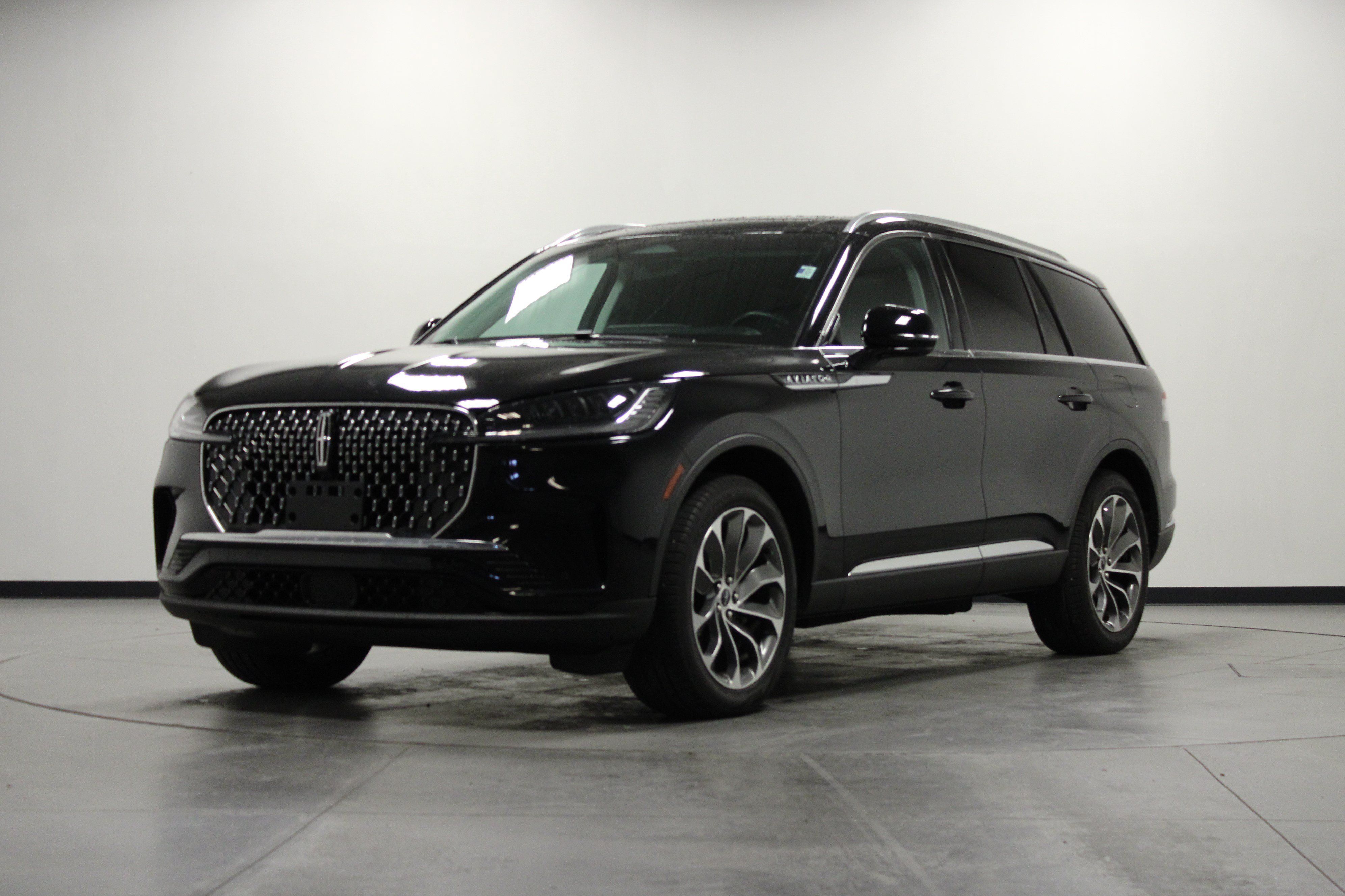 Used 2025 Lincoln Aviator AWD image 8