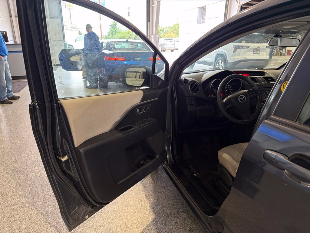 Used 2012 MAZDA MAZDA5 Sport FWD image 5