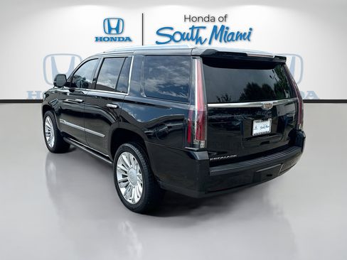 Used 2018 Cadillac Escalade Platinum RWD image 5