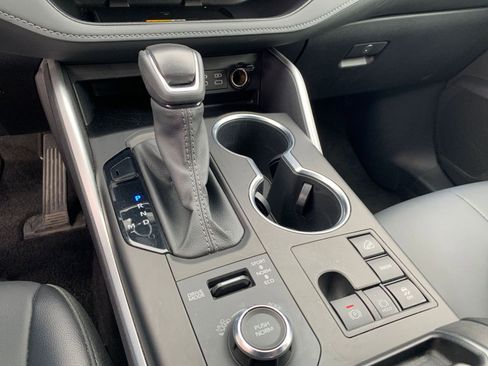 Used 2025 Toyota Highlander XSE image 44