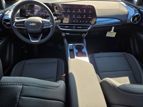 New 2026 Chevrolet Equinox EV LT image 8