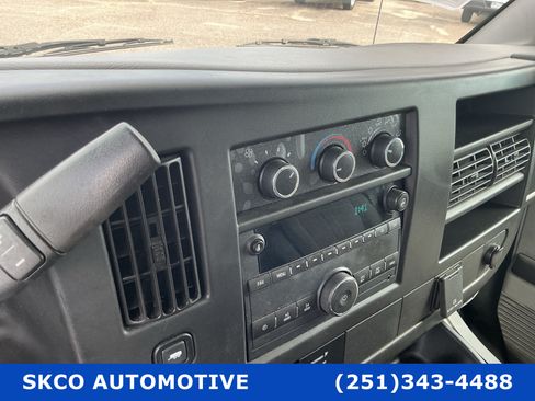 Used 2015 GMC Savana 2500 RWD image 23