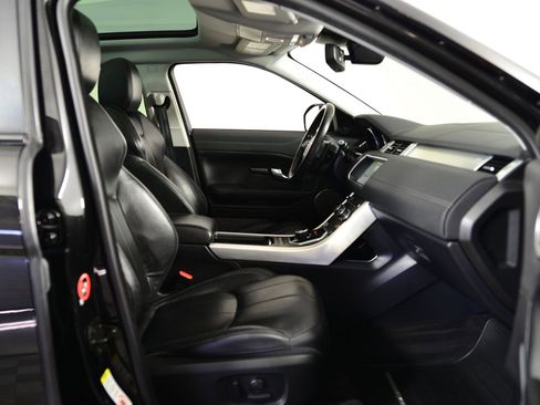 Used 2017 Land Rover Range Rover Evoque SE Premium image 19