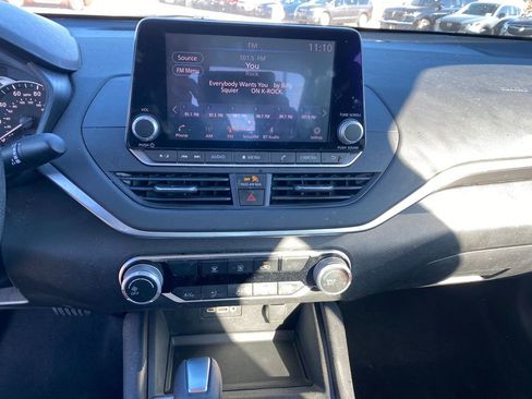 Used 2022 Nissan Altima 2.5 SV image 18