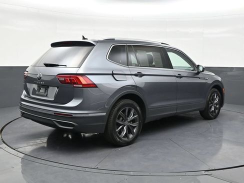 Used 2024 Volkswagen Tiguan SE FWD image 5