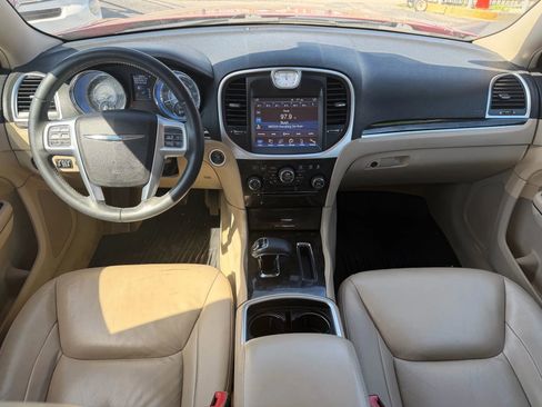 Used 2013 Chrysler 300 image 7