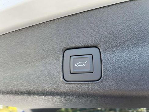 New 2026 Chevrolet TrailBlazer LT w/ Convenience Package FWD image 12