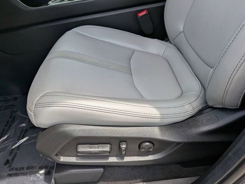 Used 2025 Honda Pilot Touring image 24