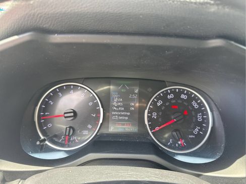 Used 2021 Toyota RAV4 LE AWD/4WD image 21