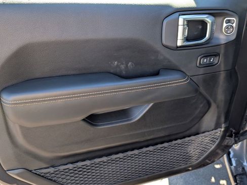 Used 2024 Jeep Wrangler Unlimited Sahara image 22