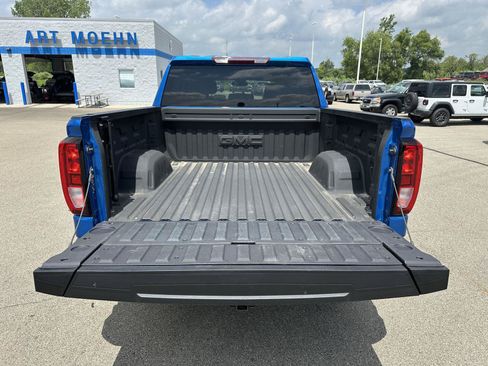 Used 2024 GMC Sierra 1500 Elevation w/ LPO, Elevation Black Package AWD/4WD image 7