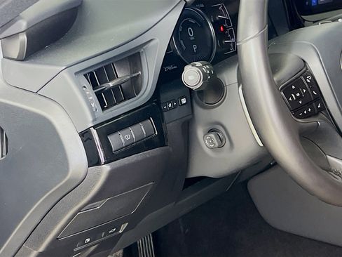 Used 2024 Lexus ES 300h w/ Premium Package image 10