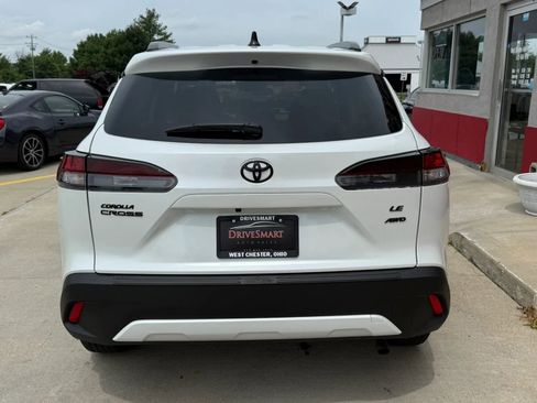 Used 2026 Toyota Corolla Cross LE AWD/4WD image 8