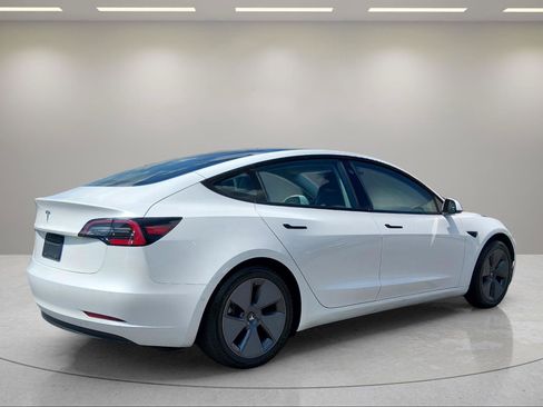 Used 2021 Tesla Model 3 Standard Range Plus RWD image 5