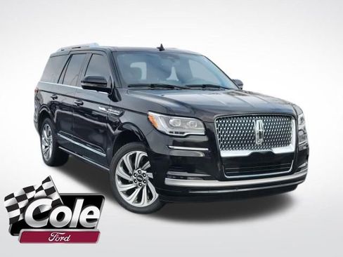 Used 2024 Lincoln Navigator Premiere image 1