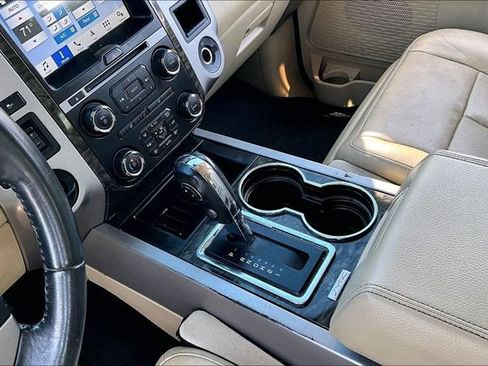 Used 2017 Ford Expedition Limited w/ Equipment Group 301A RWD image 15