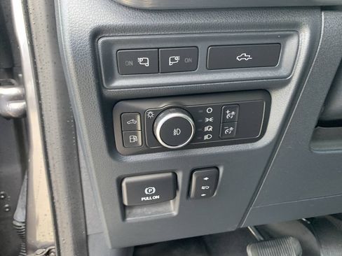 Used 2022 Ford F150 Lariat w/ Equipment Group 502A High AWD/4WD image 14