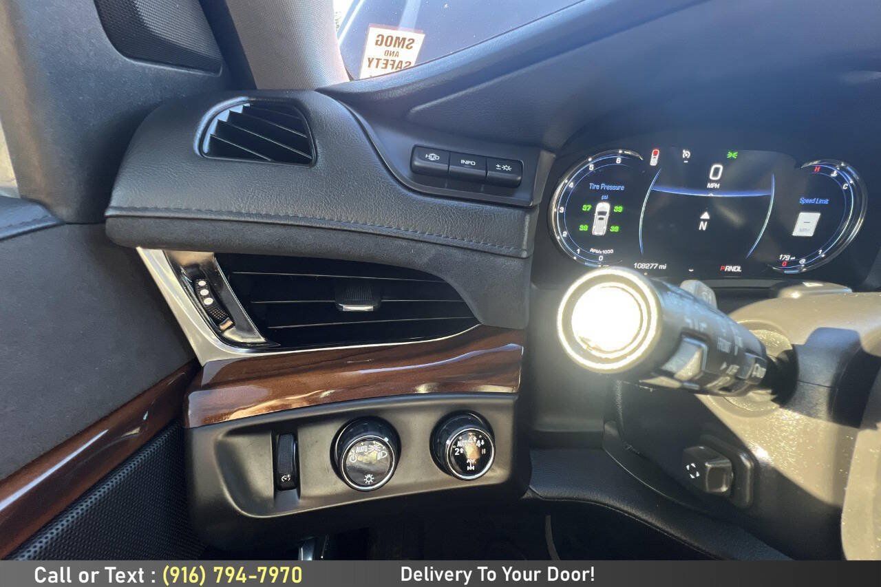 Used 2017 Cadillac Escalade ESV Luxury AWD/4WD image 23