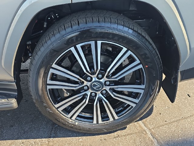 New 2026 Lexus LX 600 4WD w/ Luxury Package image 36