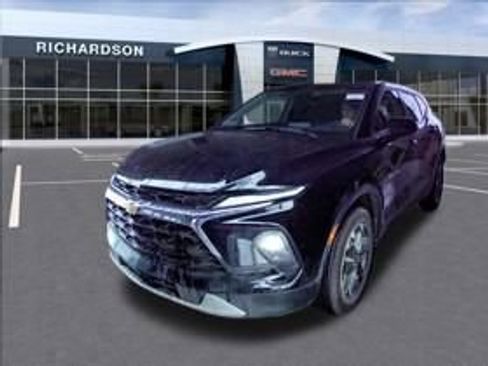 Used 2023 Chevrolet Blazer LT image 1