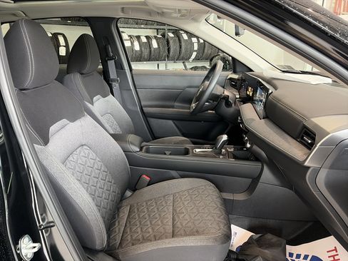 Used 2025 Nissan Kicks SV w/ SV Premium Package AWD/4WD image 29