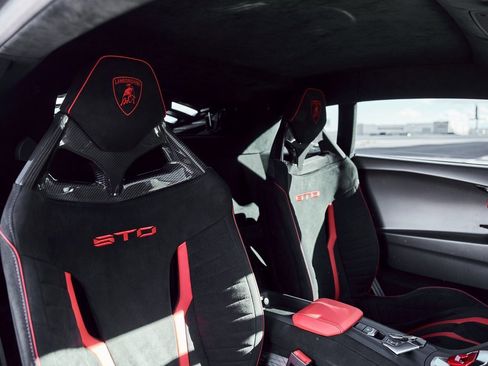 Used 2023 Lamborghini Huracan STO image 48