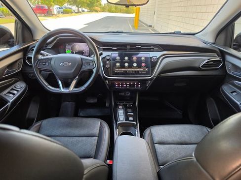 Used 2023 Chevrolet Bolt EUV Premier w/ Redline Edition FWD image 2