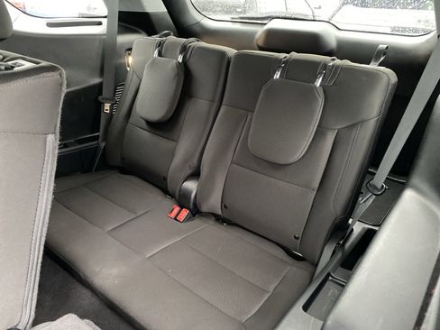 Used 2022 Ford Explorer XLT w/ Class IV Trailer Tow Package image 25