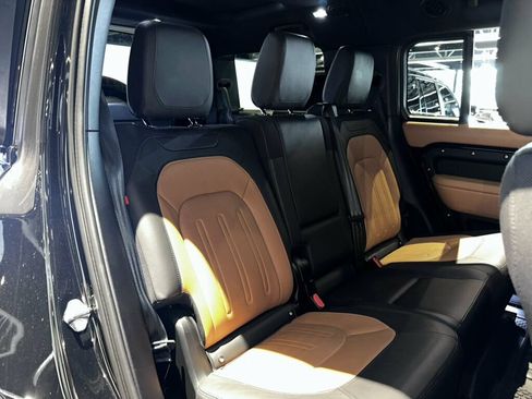 Used 2024 Land Rover Defender 130 X AWD/4WD image 32