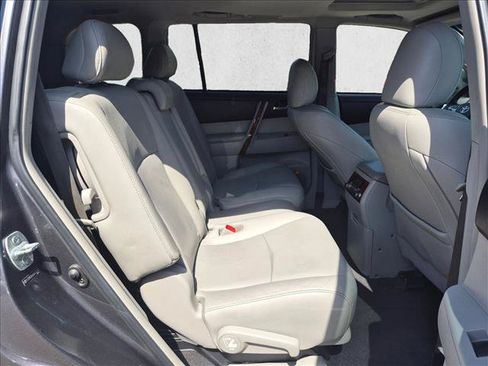 Used 2013 Toyota Highlander Limited FWD image 18